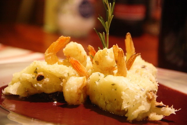 Camarão com especiarias ao molho de frutas vermelhas