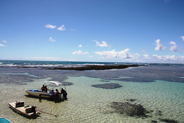 Piscina natural batizada de Prainha em São José da Coroa Grande, cidade vizinha de Maragogi