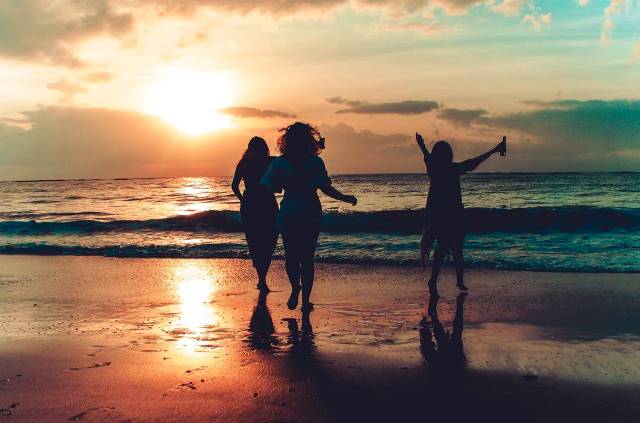 NemVem, mas vamos vê o sol nascer pra ser feliz em 2017