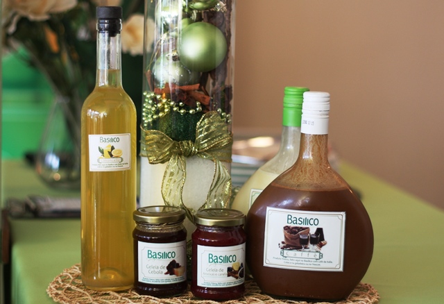 Licores e geleias sem aditivos químicos. Bom sabor para o natal