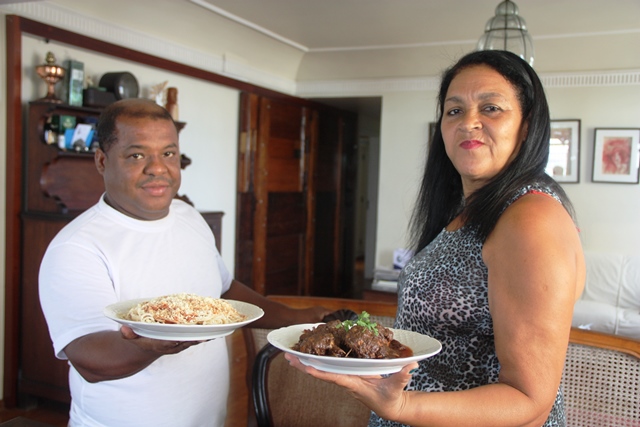 Fernandinho e Ciçinha, mantêm a tradição do Edson e Zefinha