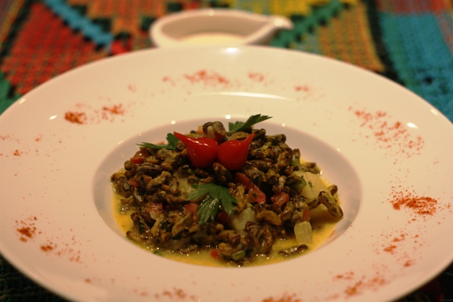 Sururu com farinha, clássico da mesa alagoana agora presença cativa no hotel