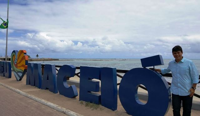 Eutímio Brandão adotou o nosso cartão postal "Eu Amo Maceió"