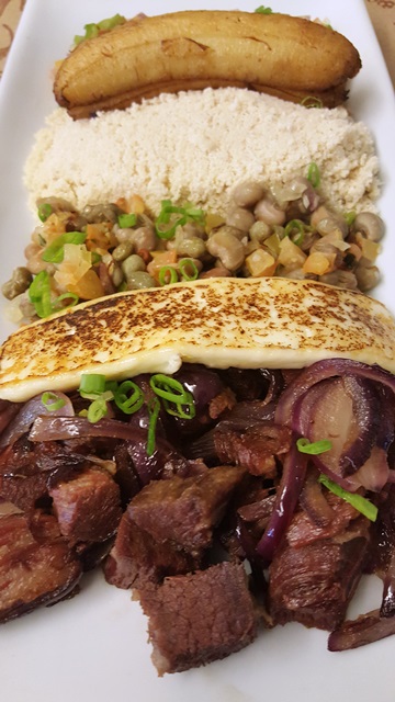 Elegante arrumadinho de charque do Boteco do Mar