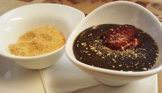 Gosto de infância: brigadeiro molhe com farinha lactea