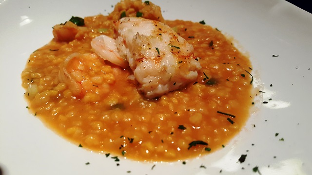 Jonatas trouxe o Xerém (milho) do Mar, com lagosta e camarão