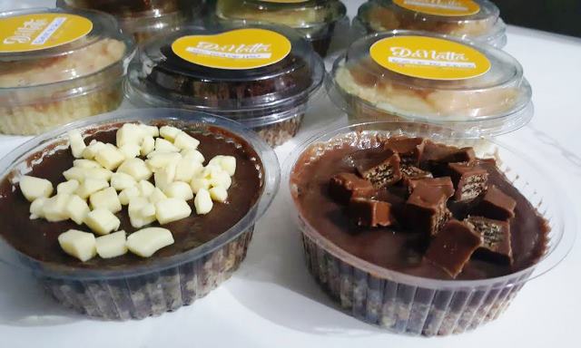 Bolos de pote é a cara foodbike Da Natta, um dos melhores é com pedaços do biscoito Kit Kat