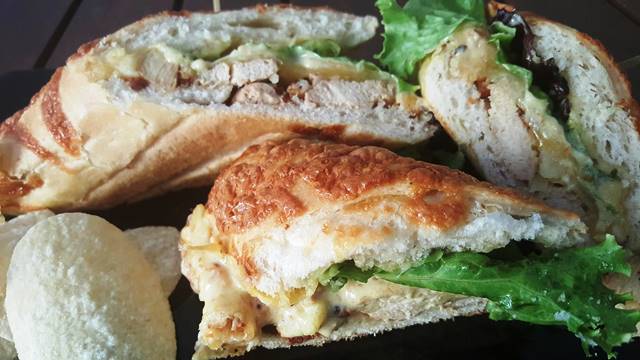 O franguinho é uma versão mais leve, batizado de “Frango ao Caesar”