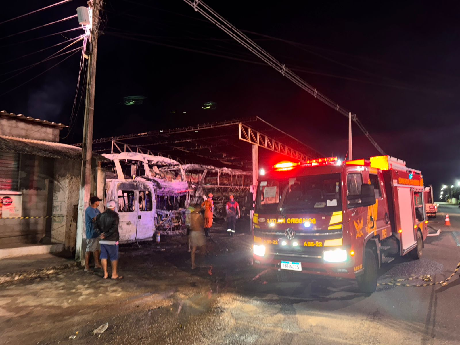 Incêndio atinge garagem no interior de AL
