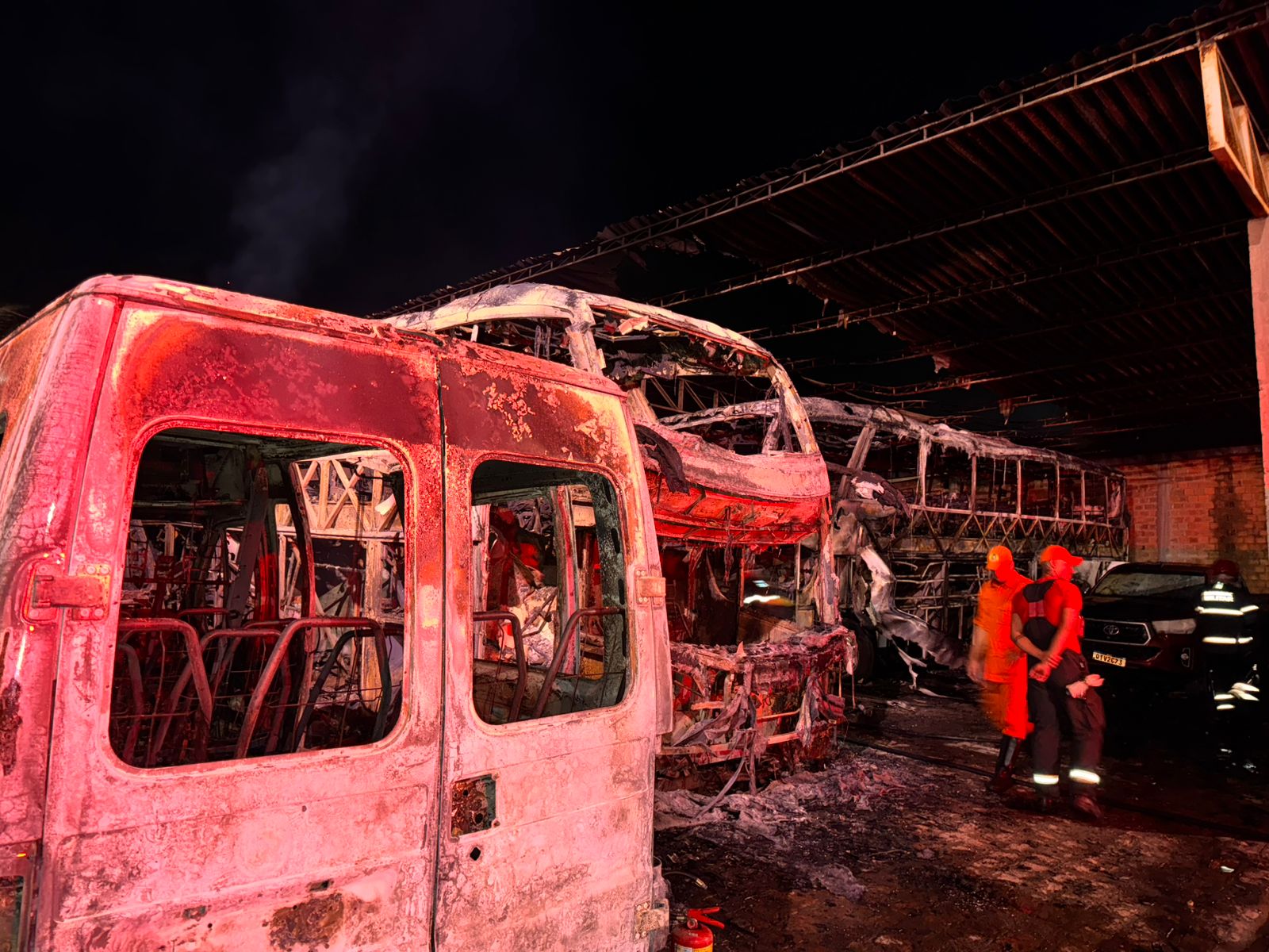 Incêndio atinge garagem no interior de AL
