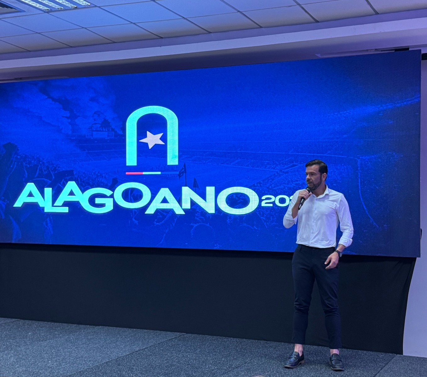 Vice-presidente da FAF destacando o Campeonato Alagoano 2026