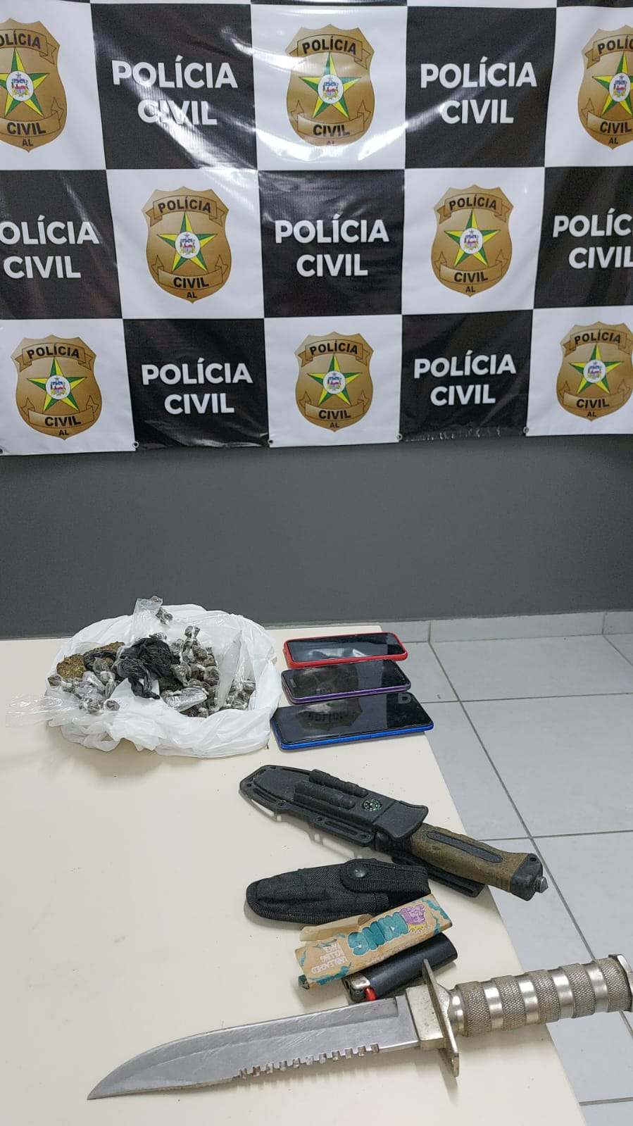 Ação desarticula grupo criminoso e prende suspeitos de envolvimento no tráfico de drogas na região