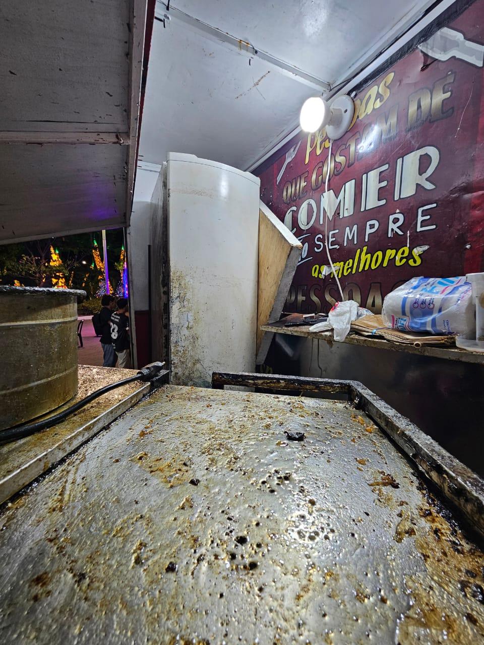 Vigilância Sanitária interdita food truck na Ponta Verde