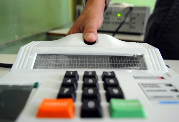 Eleitor sem biometria pode votar no segundo turno das eleições