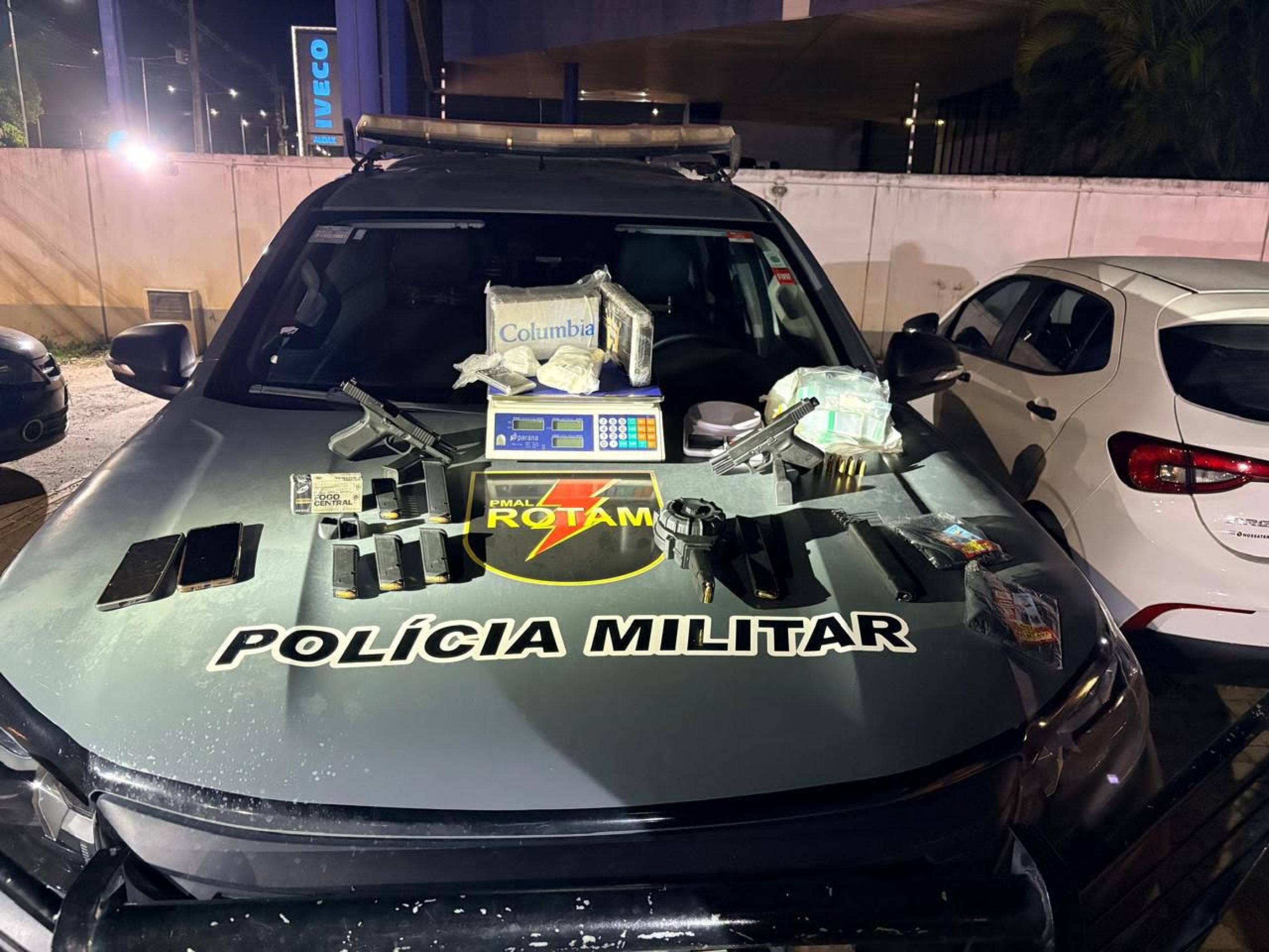 Polícia Militar prende homem com drogas, armas e centenas de munições na BR-349