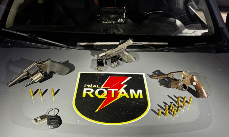 Trio é preso ao ser flagrado com três armas dentro de carro na Ponta Grossa
