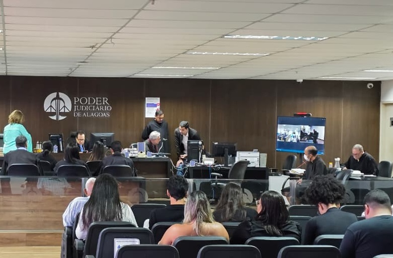 Pastor relata que serial killer entrou em conflito com jovem na igreja antes de assassinar casal