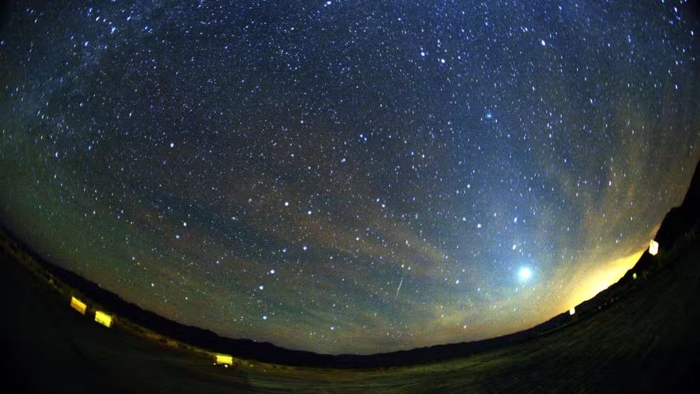 Detritos do cometa Halley vão riscar o céu na noite desta quarta-feira (21); veja horários para observar