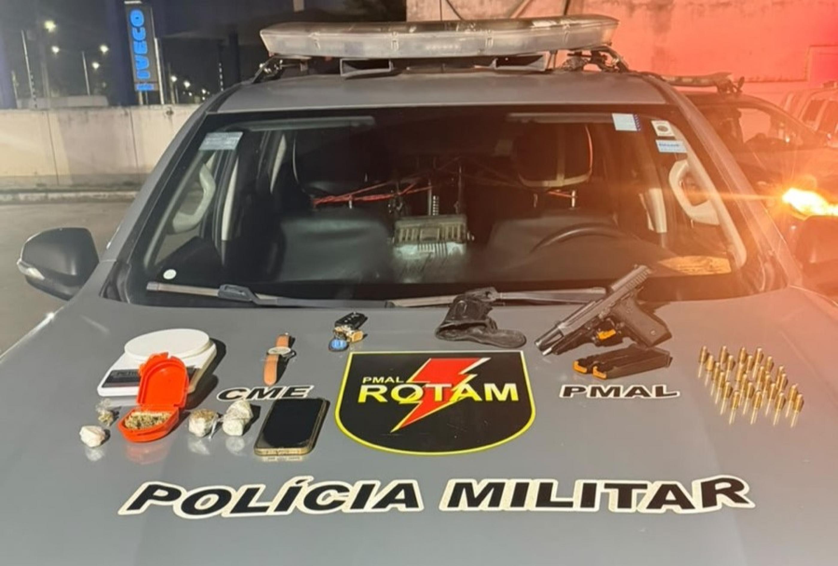 PM apreende drogas e arma de fogo em ocorrências em Maceió e Arapiraca