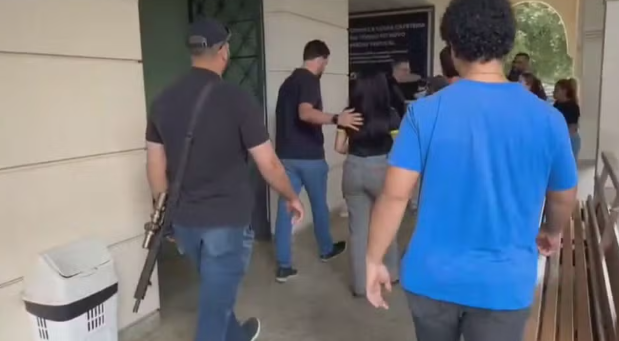 Mulher suspeita de torturar ex de companheiro é presa durante velório no Rio