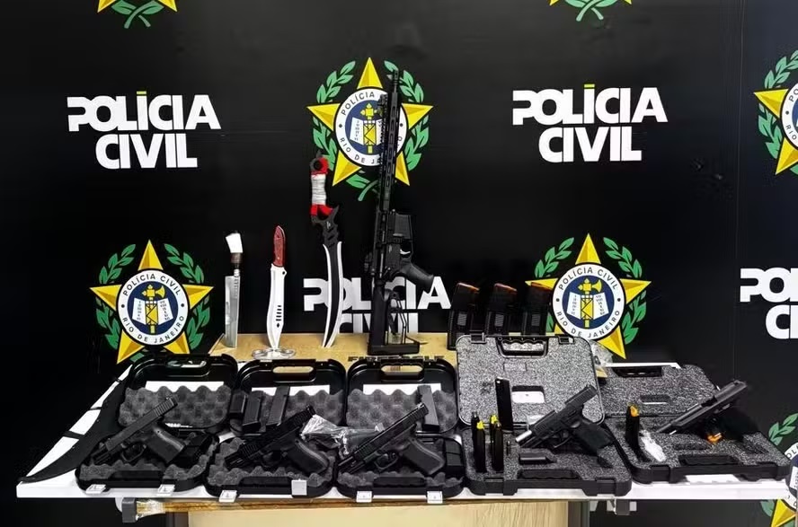 Quadrilha usava falso curso de sargento do Exército para facilitar compra de armas no Rio