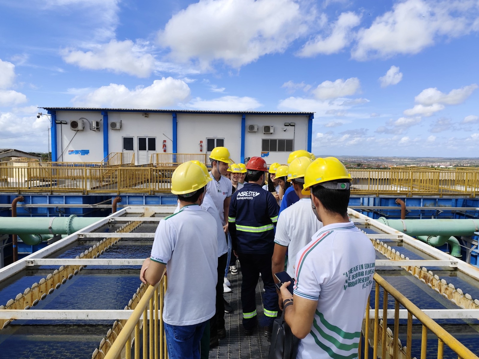 Projeto de educação ambiental leva conhecimento sobre tratamento da água a estudantes do Agreste