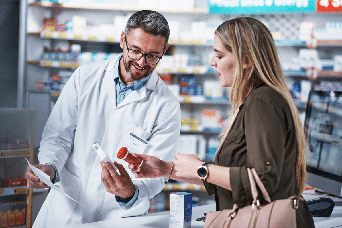 Automedicação: 5 erros comuns que podem colocar a saúde em risco