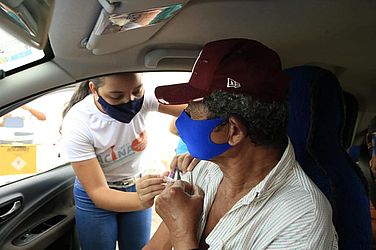 Premiação é oferecida para pessoas que passaram do prazo a ainda não tomaram a segunda dose das vacinas contra a Covid 