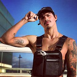 O modelo Leonardo Brum 