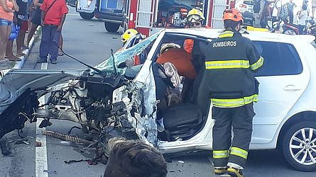 Acidente entre dois veículos em Maceió