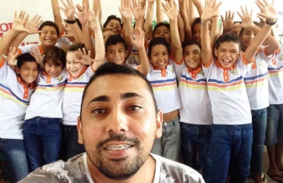 Antônio Barbosa já foi aprovado em três concursos públicos e motiva alunos a permanecerem estudando (Foto: Acervo Pessoal)