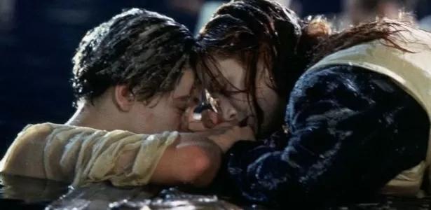 "Titanic 3D" - O casal Rose e Jack, interpretados por Kate Winslet e Leonardo DiCaprio, em uma das cenas finais do filme de 1997. - Divulgação - Divulgação