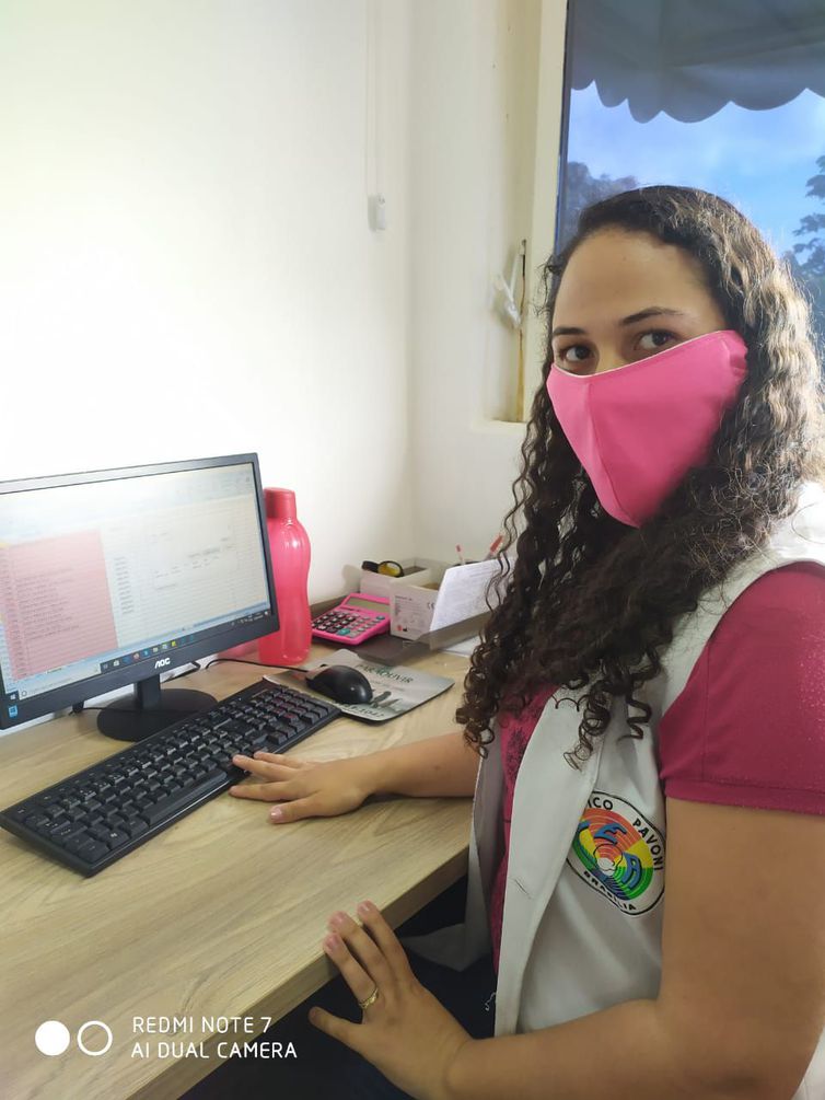 Joana-darc da Silva Cavalcante, intérprete de Libras