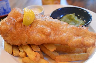 2- Londres- Um programa comum das famílias londrinas é ir almoçar no fim de semana no seu pub favorito, onde é possível encontrar outros pratos além do indefectível fish ‘n’ chips.