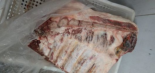Carnes foram apreendidas por fiscais da Vigilância Sanitária
