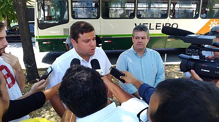 Prefeito em exercício e secretário participaram de início de obras