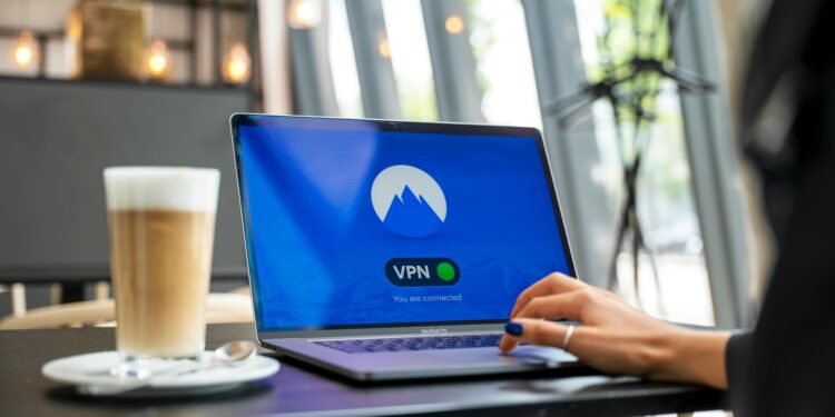 Criminosos estão roubando contas de quem deixa o Wi-Fi ligado 24 horas