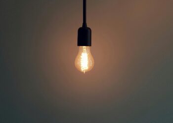 Profissionais dessa área podem solicitar isenção da conta de luz