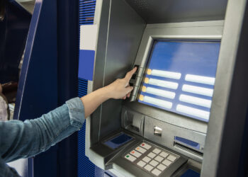 Bancos limitam saques em caixas eletrônicos: veja o valor máximo permitido