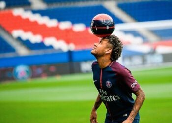 Ex de Neymar sofre assalto e é feita de refém dentro de casa