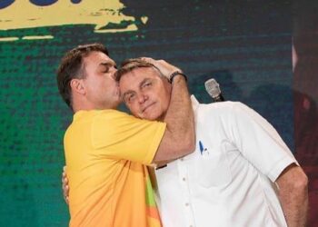 Situação crítica: Flávio Bolsonaro revela real estado de saúde do pai