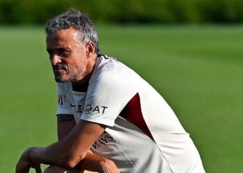 Luis Enrique não quis saber e expulsou Neymar do PSG