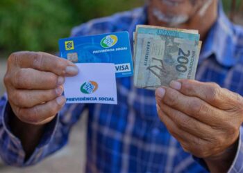 Aposentados com empréstimo consignado ativo podem receber reembolso de R$ 7.000,00