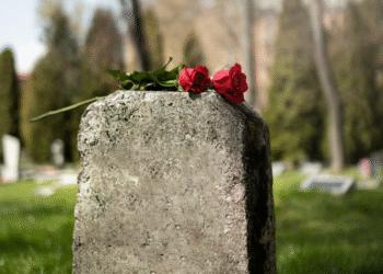 Estrela do rock dos anos 80 morre aos 70 após crise de saúde que encerrou seu retorno