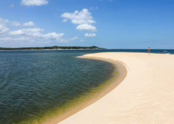 Praia secreta do Brasil fica no coração da Amazônia e é considerada a mais bonita do mundo