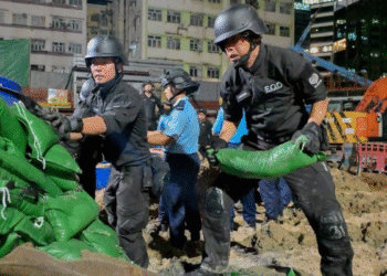 Pânico e milhares de evacuados na China por uma bomba dos EUA em Hong Kong