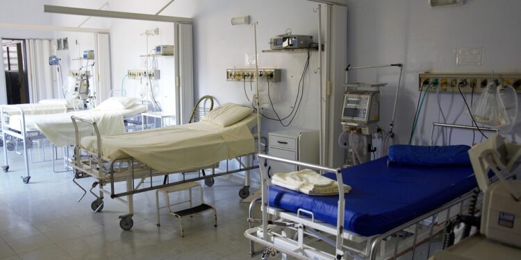 Brasileira cria ferramenta com IA que já beneficia milhões de pacientes no SUS