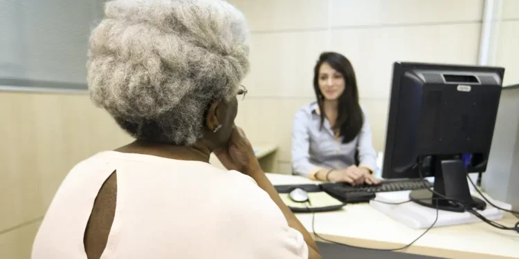 Idosos que não fizeram a Prova de Vida em agosto podem perder a aposentadoria