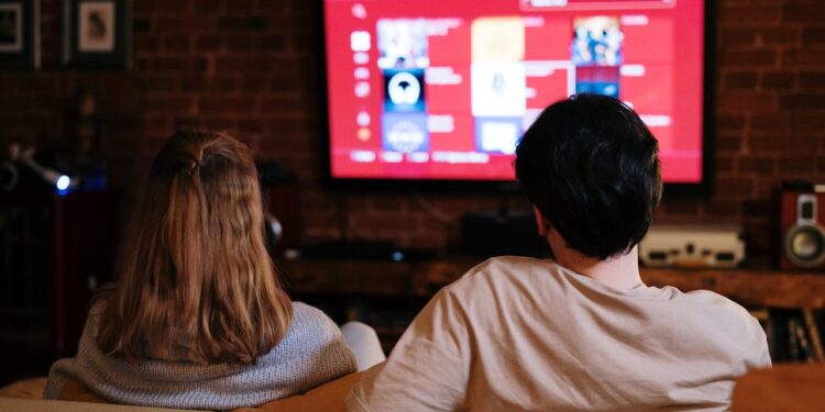 Você está sendo vigiado! IPTV pirata rouba seus dados e pode te tirar até R$ 20 mil