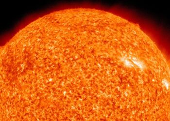 Após buraco se formar no Sol, tempestades perigosas vão acontecer no Planeta Terra